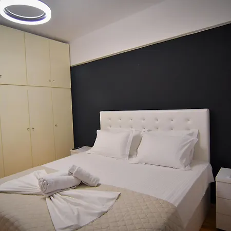 Zeusplace Black And White Retreat *