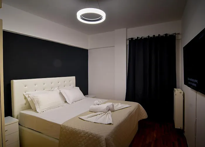 Zeusplace Black And White Retreat 公寓 *