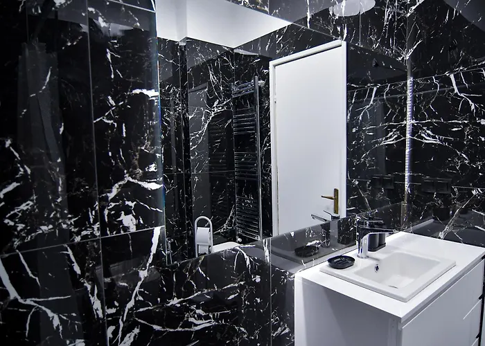 Zeusplace Black And White Retreat 公寓 *